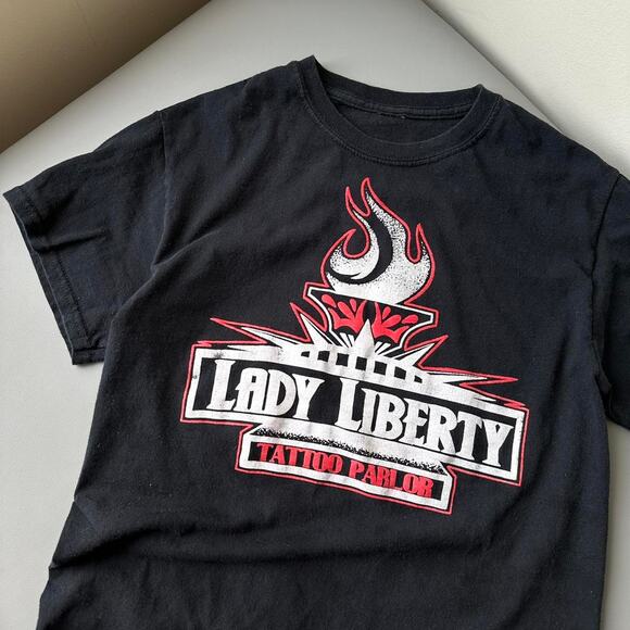 2000s Vintage Tattoo Shop Parlor Faded Fityed Graphic Tee - Picture 3 of 7